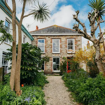 Enchanted Rose Garden House Falmouth
